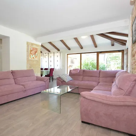 Holiday home Forest Breeze Retreat In Zminj