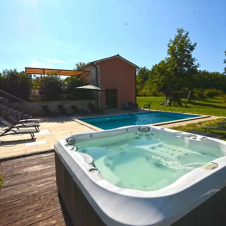 Holiday home Forest Breeze Retreat In *