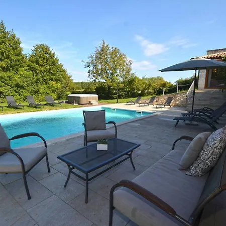 Сasa de vacaciones Forest Breeze Retreat In